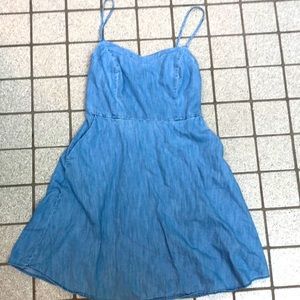 Kohls So blue denim dress size M fits a Small